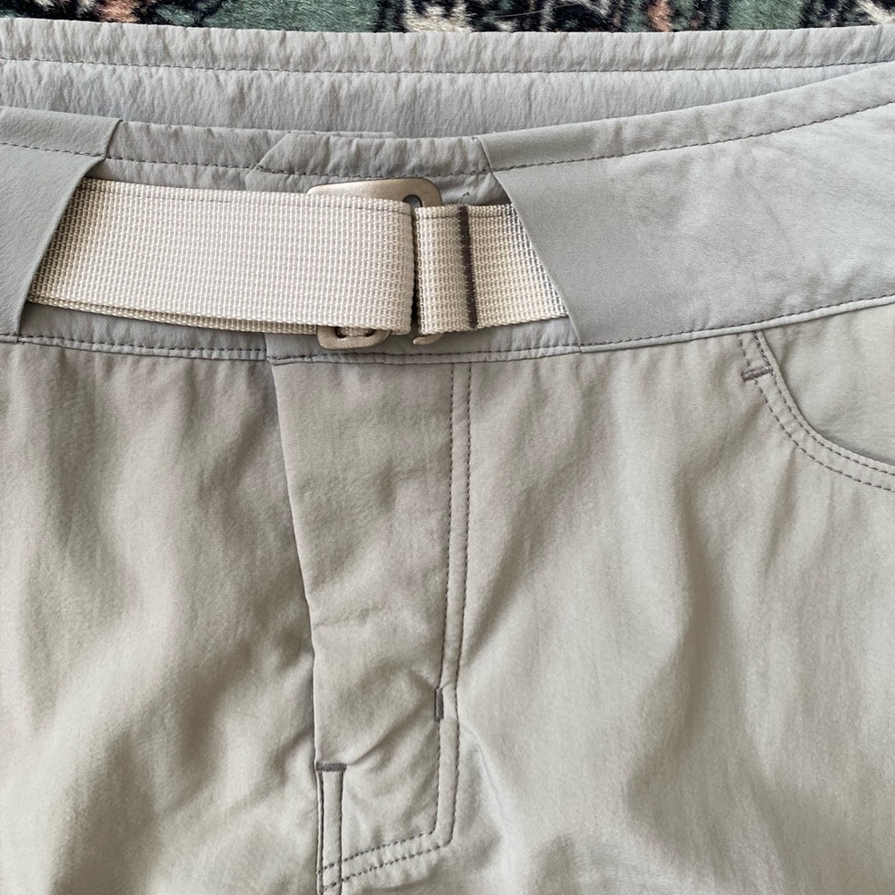 Arc’teryx women’s lightweight hiking shorts - Picture 3 of 10